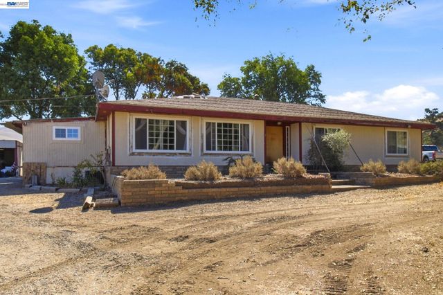 5940 Victoria Ln, Livermore, CA 94550