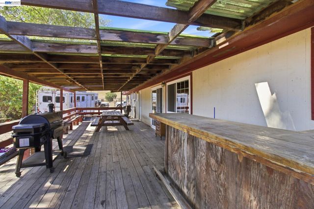 5940 Victoria Ln, Livermore, CA 94550