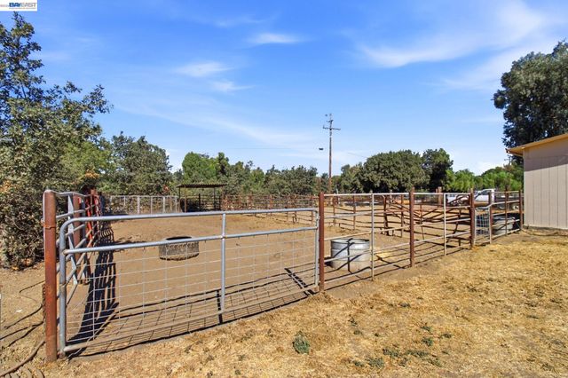 5940 Victoria Ln, Livermore, CA 94550
