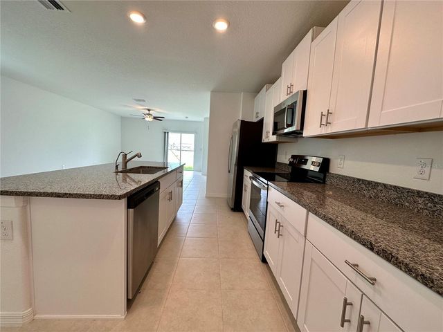11131 RADIANT SHORE LOOP, San Antonio, FL 33576