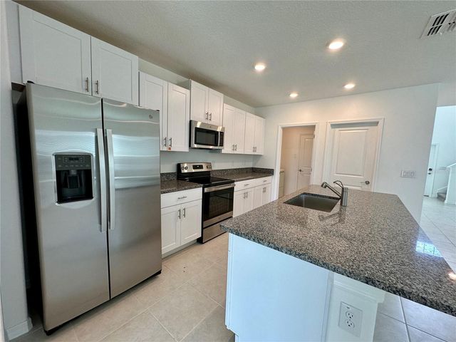 11131 RADIANT SHORE LOOP, San Antonio, FL 33576