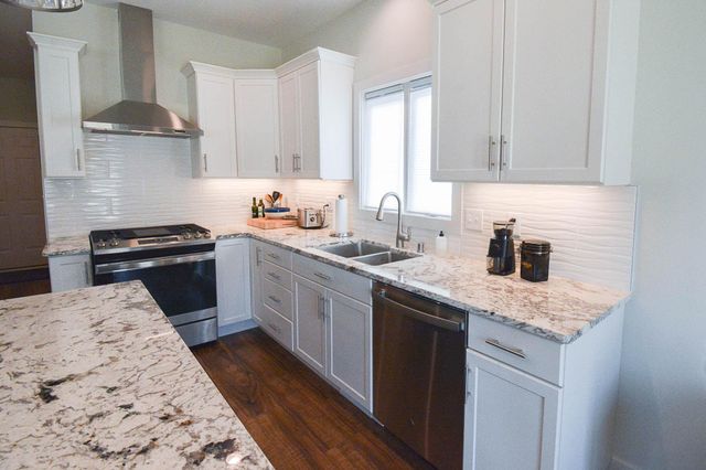 2945 Platinum Drive NE, Rochester, MN 55906