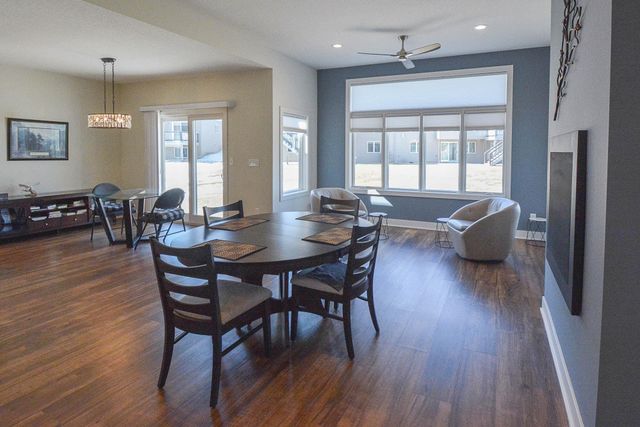 2945 Platinum Drive NE, Rochester, MN 55906