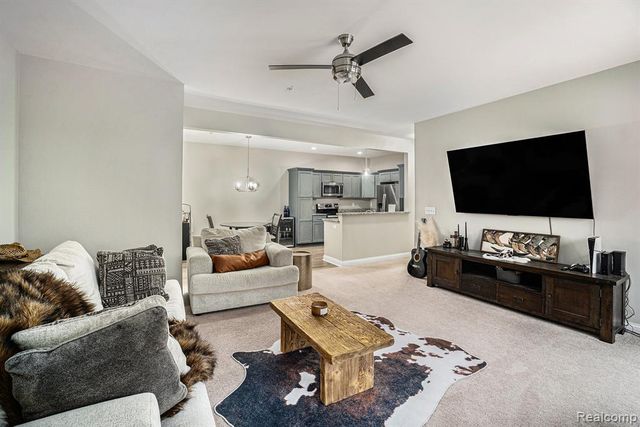 911 Watercress Lane, Fenton, MI 48430