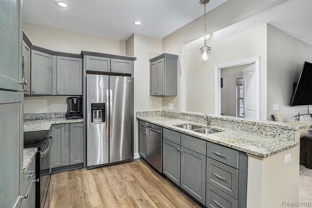 911 Watercress Lane, Fenton, MI 48430