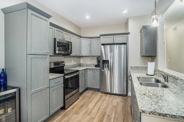 911 Watercress Lane, Fenton, MI 48430