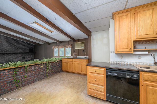 287 Linda Street, Belford, NJ 07718