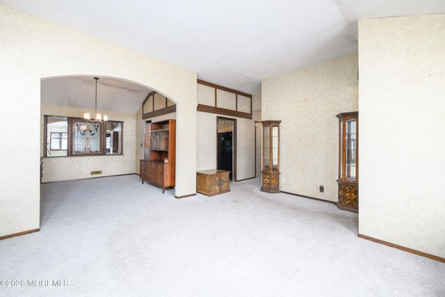 287 Linda Street, Belford, NJ 07718