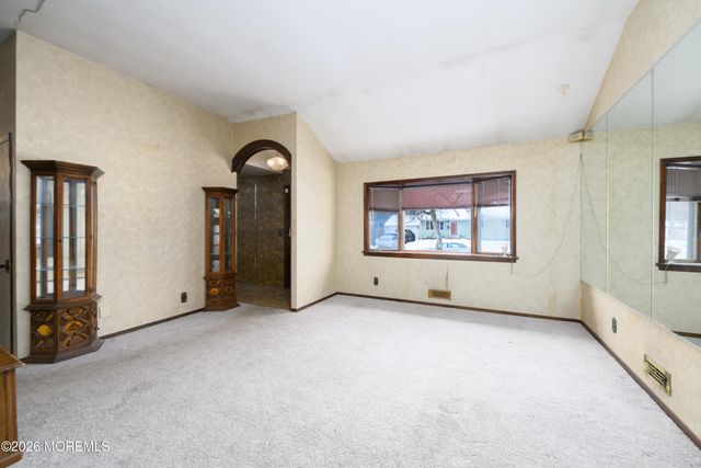 287 Linda Street, Belford, NJ 07718