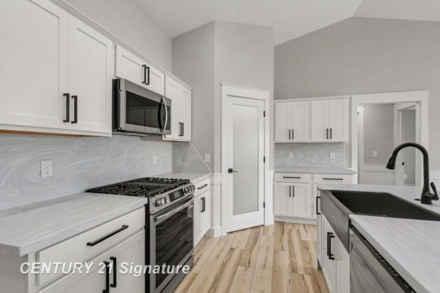 5875 Diamond Meadows Lane, Tittabawassee Twp, MI 48623