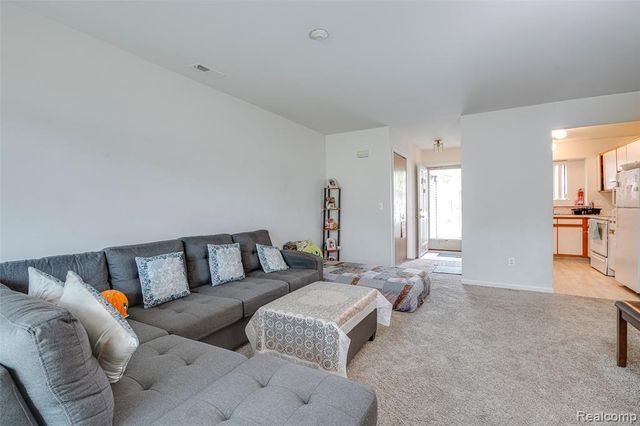 42764 Lilley Pointe Drive 165, Canton, MI 48187
