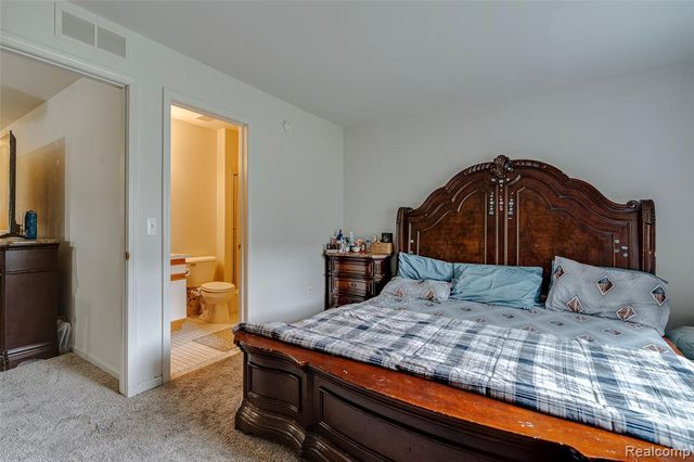 42764 Lilley Pointe Drive 165, Canton, MI 48187