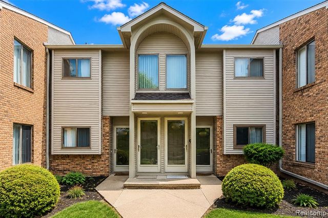 42764 Lilley Pointe Drive 165, Canton, MI 48187
