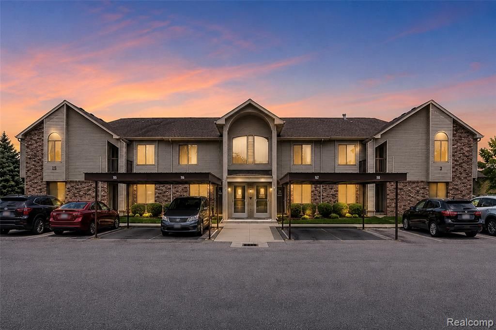 42764 Lilley Pointe Drive 165, Canton, MI 48187