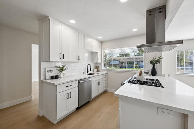 2548 Rhine Way, Elverta, CA 95626