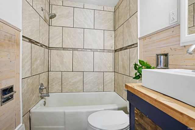 133 E Edgar Avenue, Mishawaka, IN 46545
