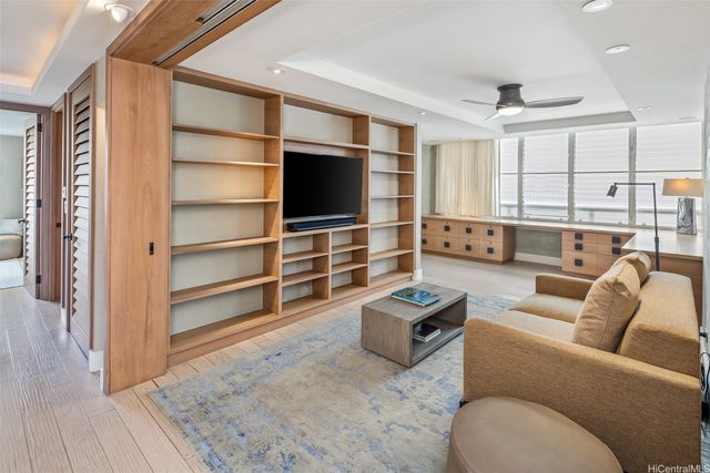 3003 Kalakaua Avenue 5B, Honolulu, HI 96815