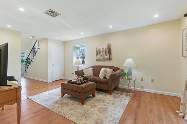 218 Millwright Drive # 218, Nashua, NH 03063