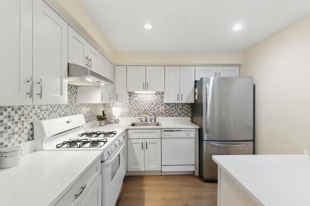 218 Millwright Drive # 218, Nashua, NH 03063