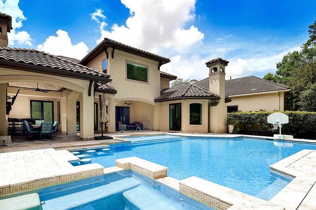 11 Karsten Creek Court, The Woodlands, TX 77389