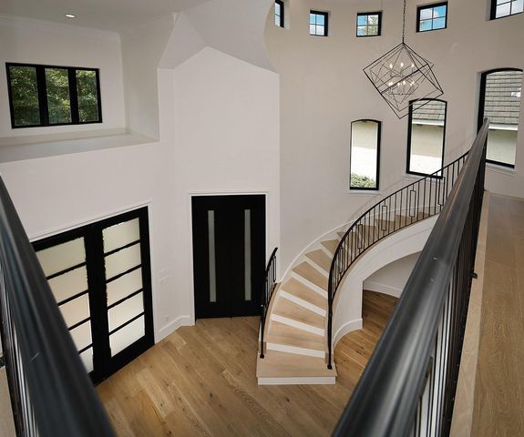 11 Karsten Creek Court, The Woodlands, TX 77389