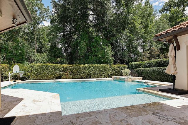 11 Karsten Creek Court, The Woodlands, TX 77389