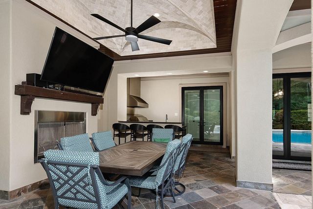 11 Karsten Creek Court, The Woodlands, TX 77389