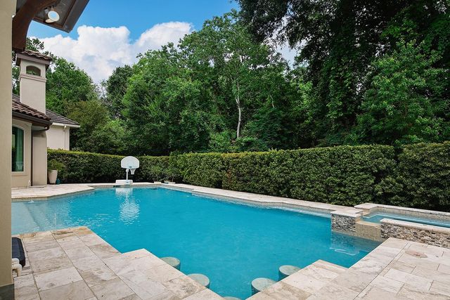11 Karsten Creek Court, The Woodlands, TX 77389
