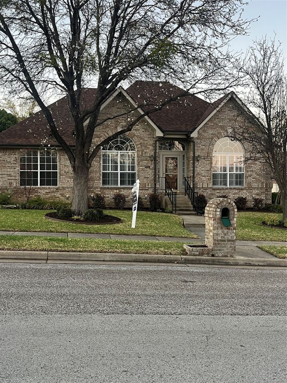 8812 Ridge Run Drive, North Richland Hills, TX 76182