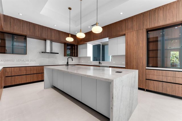 7980 SW 184th Ter, Cutler Bay, FL 33157