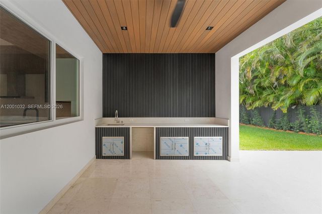 7980 SW 184th Ter, Cutler Bay, FL 33157