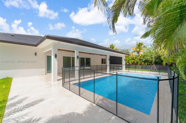 7980 SW 184th Ter, Cutler Bay, FL 33157