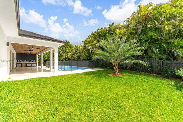 7980 SW 184th Ter, Cutler Bay, FL 33157