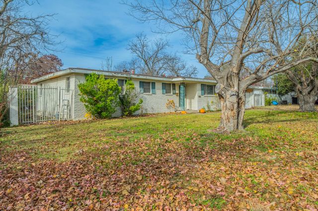 3816 Springbranch Drive, Benbrook, TX 76116