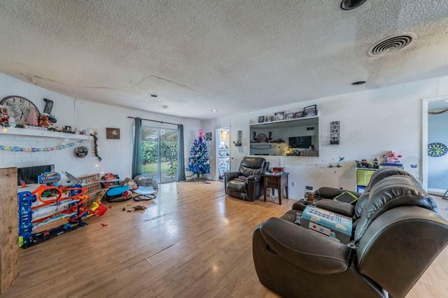 3816 Springbranch Drive, Benbrook, TX 76116