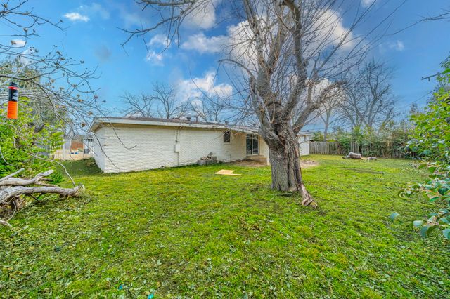 3816 Springbranch Drive, Benbrook, TX 76116