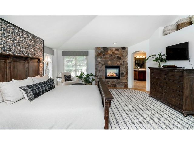 22184 Forest Hills Dr, Golden, CO 80401