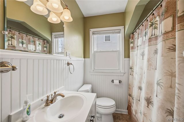 668 77th Street, Niagara Falls, NY 14304