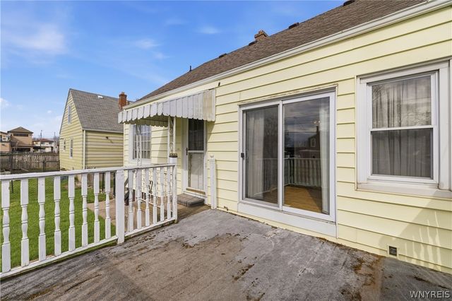 668 77th Street, Niagara Falls, NY 14304