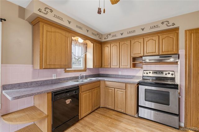 668 77th Street, Niagara Falls, NY 14304
