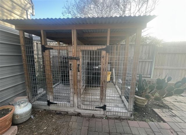 6042 Lost Creek Dr, Corpus Christi, TX 78413