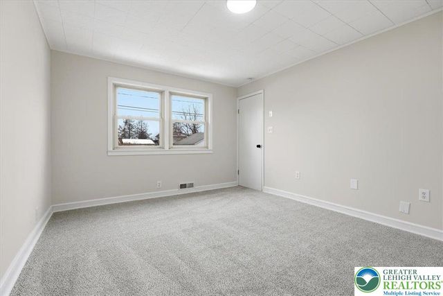 1437 Courtright Avenue, Hellertown Boro, PA 18055