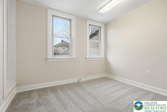 1437 Courtright Avenue, Hellertown Boro, PA 18055