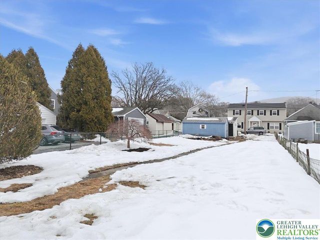 1437 Courtright Avenue, Hellertown Boro, PA 18055