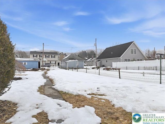 1437 Courtright Avenue, Hellertown Boro, PA 18055