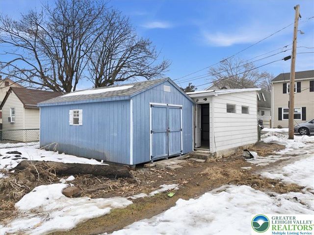 1437 Courtright Avenue, Hellertown Boro, PA 18055