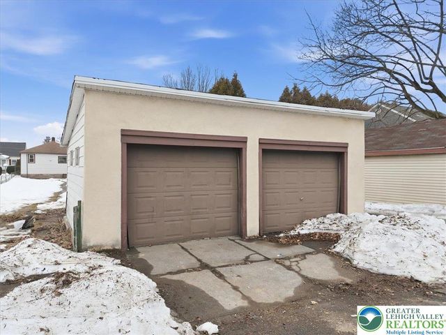 1437 Courtright Avenue, Hellertown Boro, PA 18055