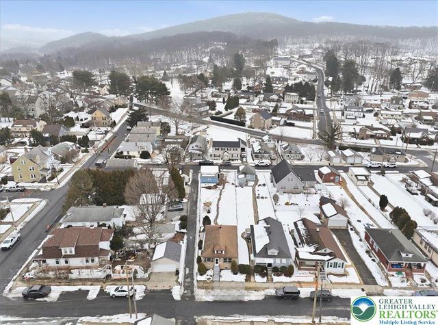 1437 Courtright Avenue, Hellertown Boro, PA 18055