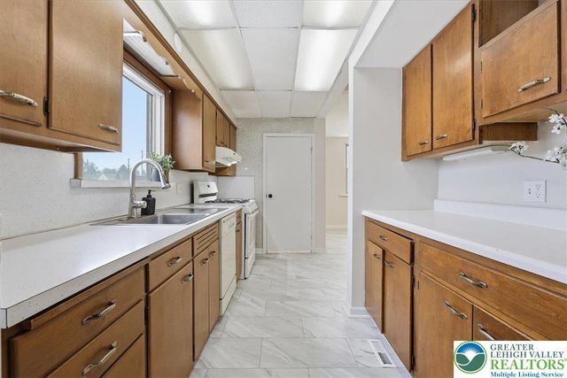 1437 Courtright Avenue, Hellertown Boro, PA 18055