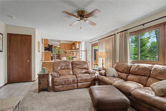 1129 25th St, Cedar Rapids, IA 52403